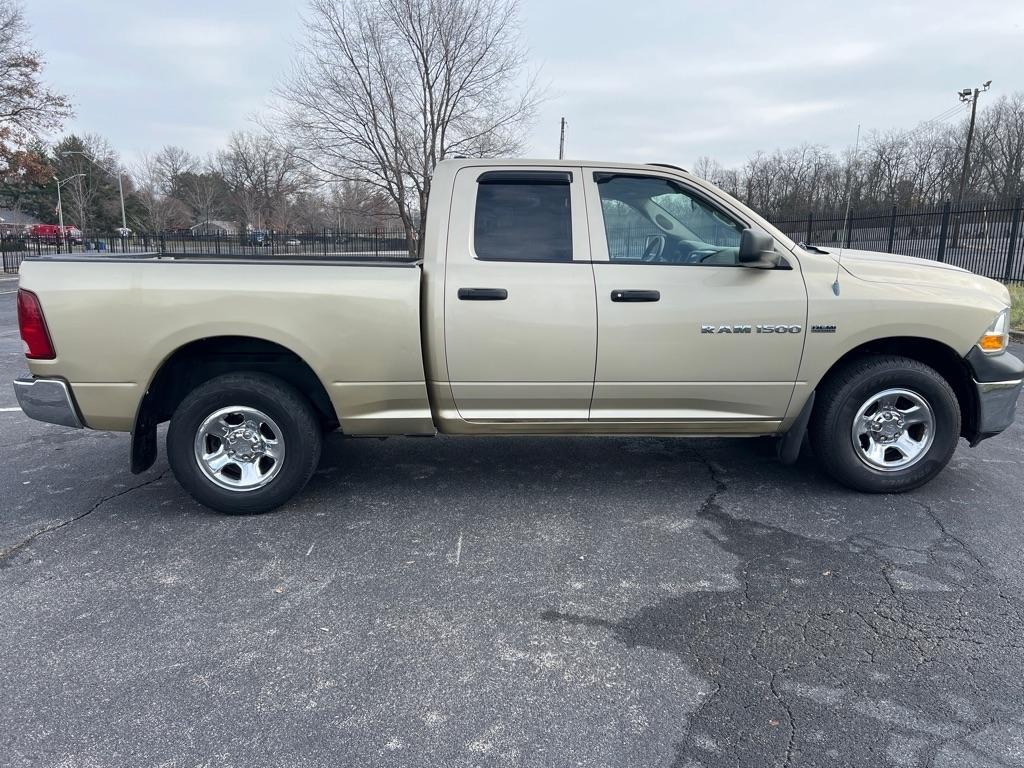 Dodge 1500 SLT Quad Cab 4WD 2011