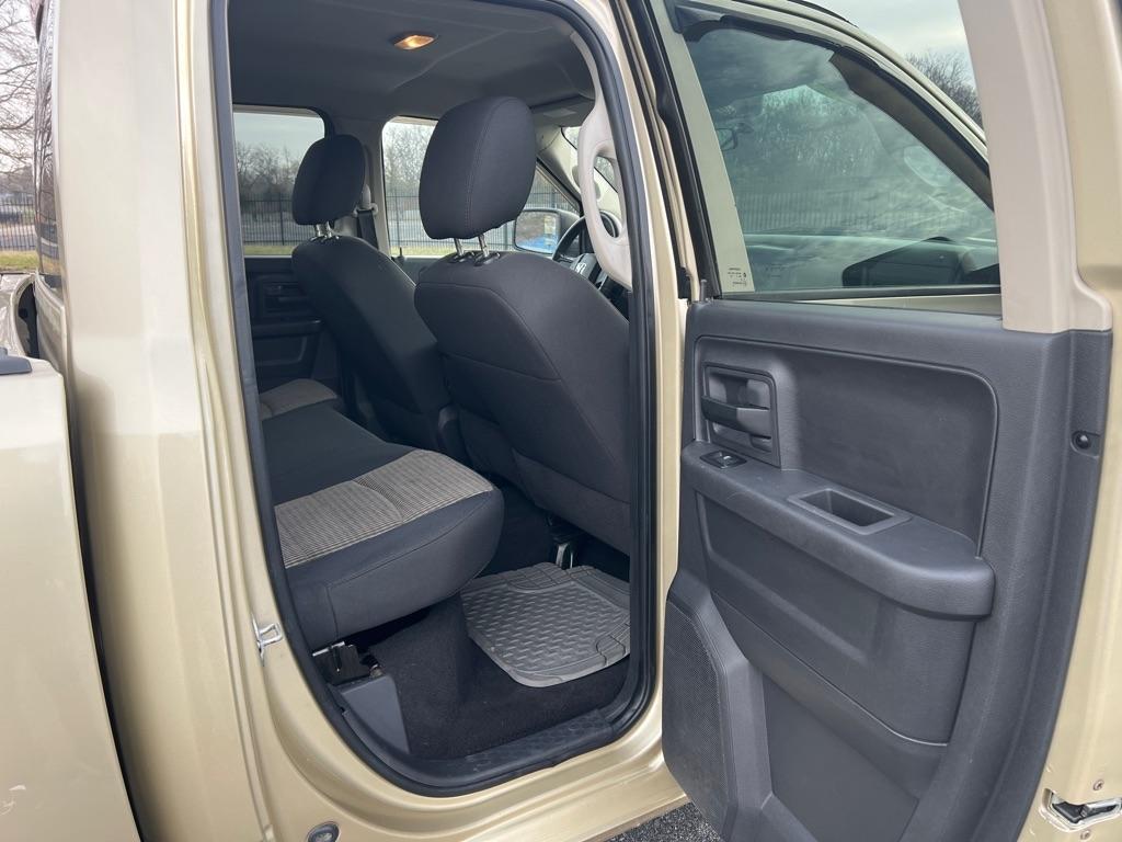 Dodge 1500 SLT Quad Cab 4WD 2011