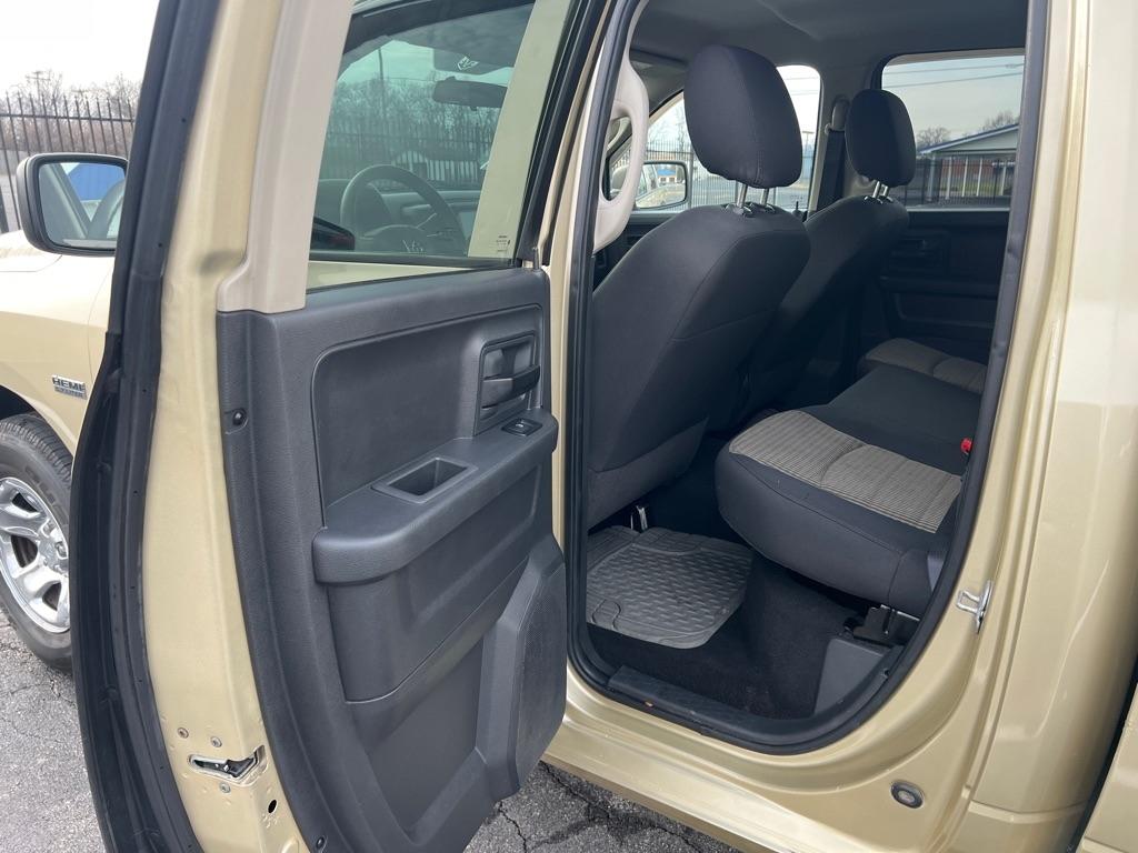 Dodge 1500 SLT Quad Cab 4WD 2011
