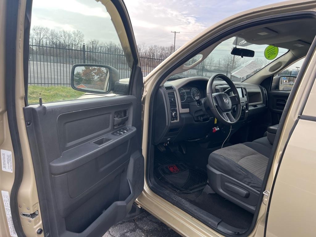 Dodge 1500 SLT Quad Cab 4WD 2011