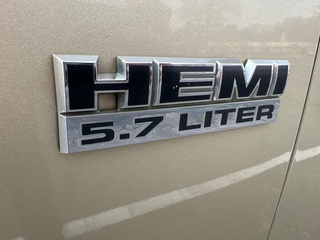 Dodge 1500 SLT Quad Cab 4WD 2011