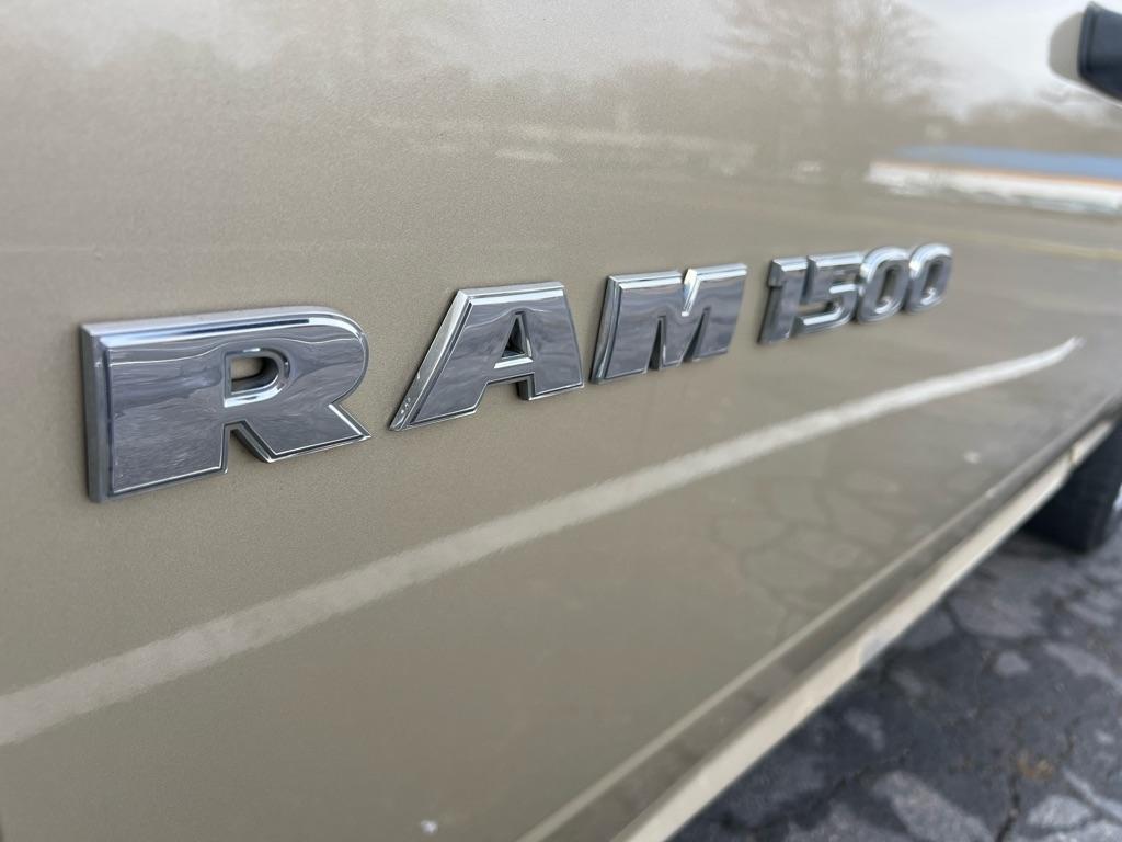 Dodge 1500 SLT Quad Cab 4WD 2011