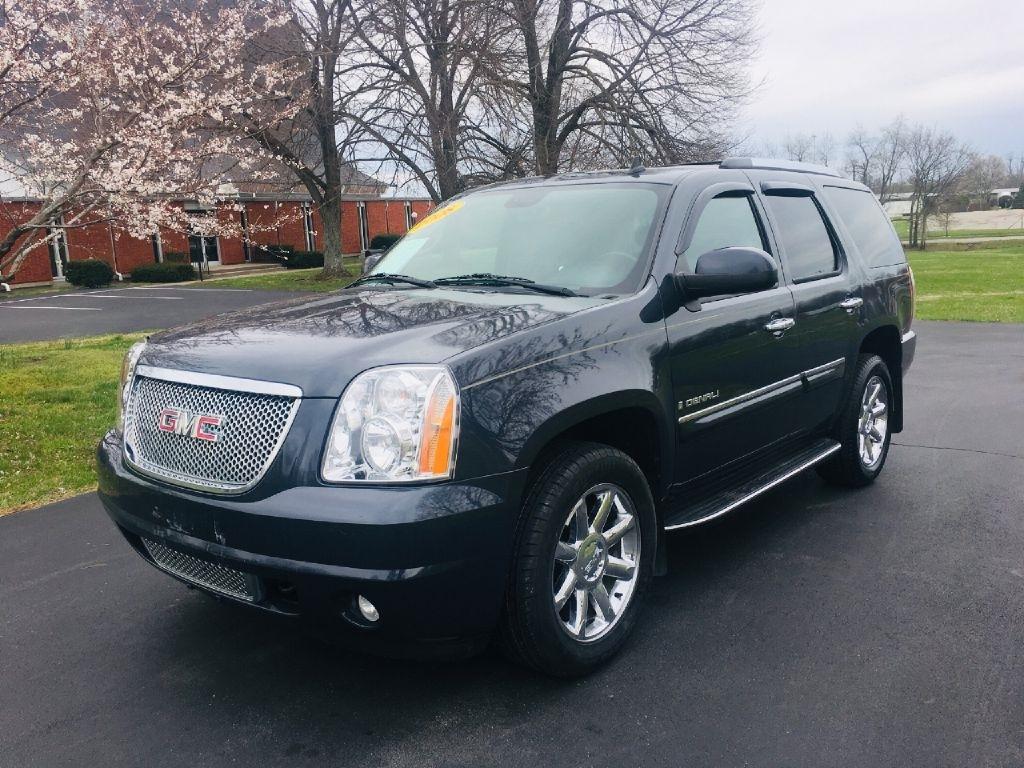 GMC Yukon Denali AWD 2008