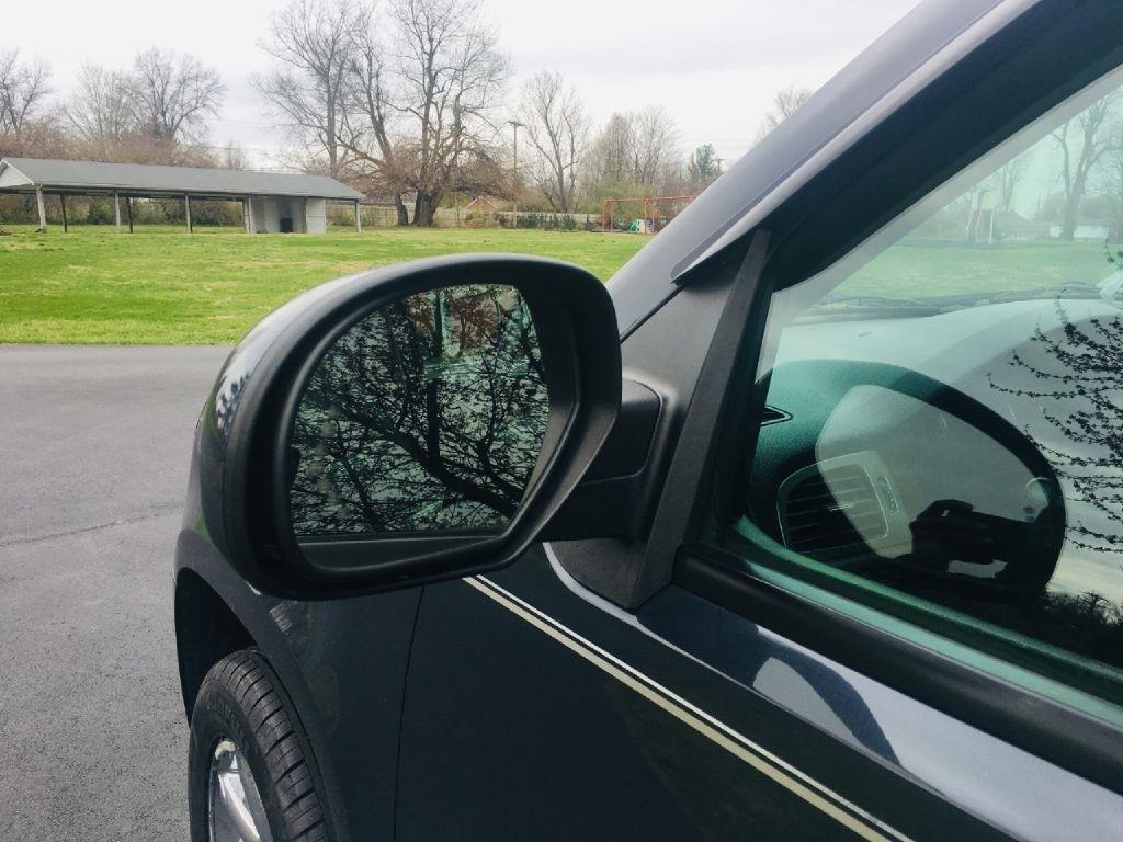 GMC Yukon Denali AWD 2008