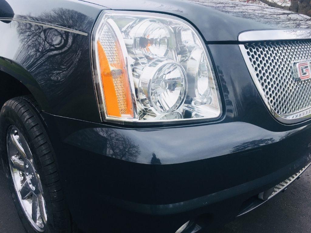 GMC Yukon Denali AWD 2008