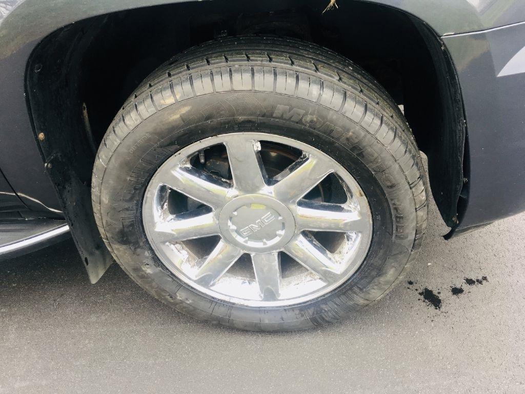GMC Yukon Denali AWD 2008