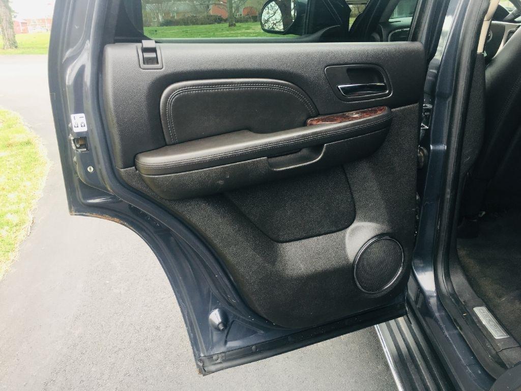 GMC Yukon Denali AWD 2008