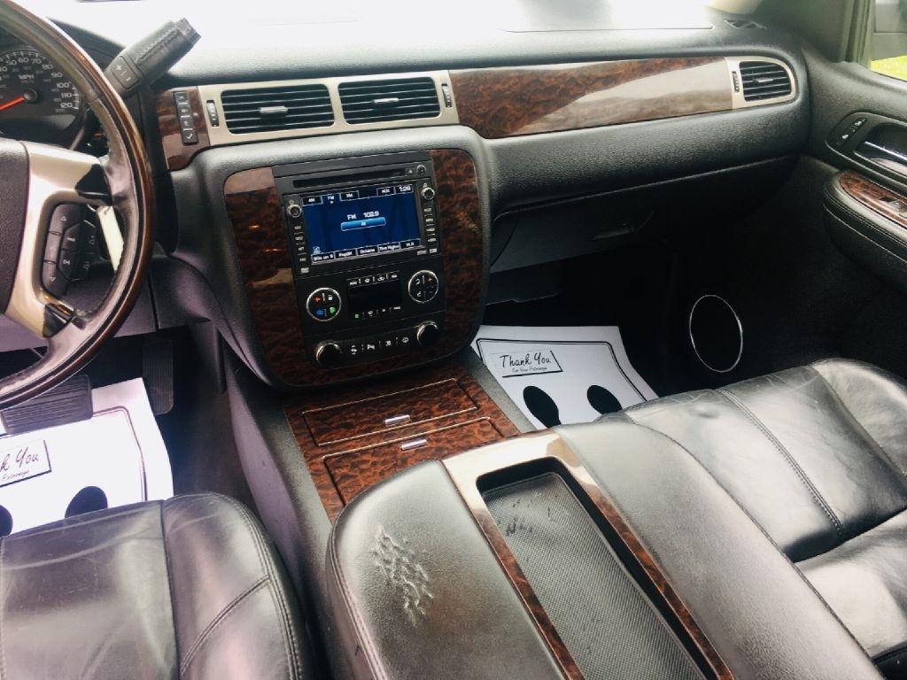GMC Yukon Denali AWD 2008