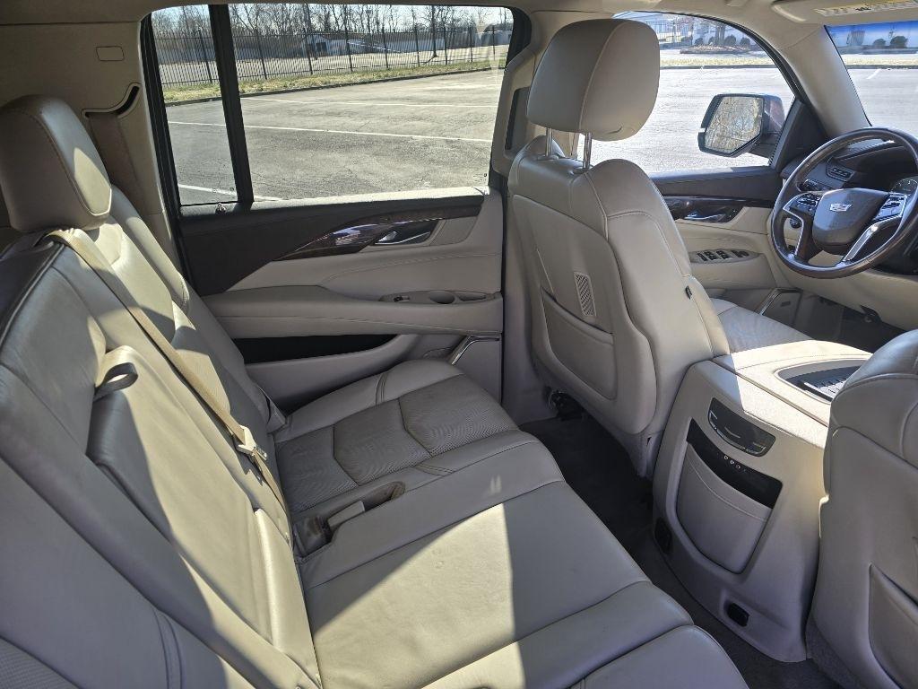Cadillac Escalade ESV Premium 4WD 2015