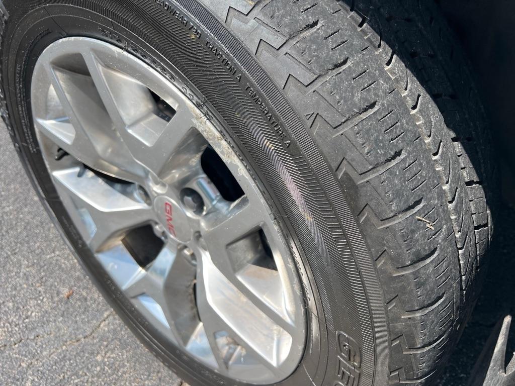 GMC Yukon SLE 4WD 2015