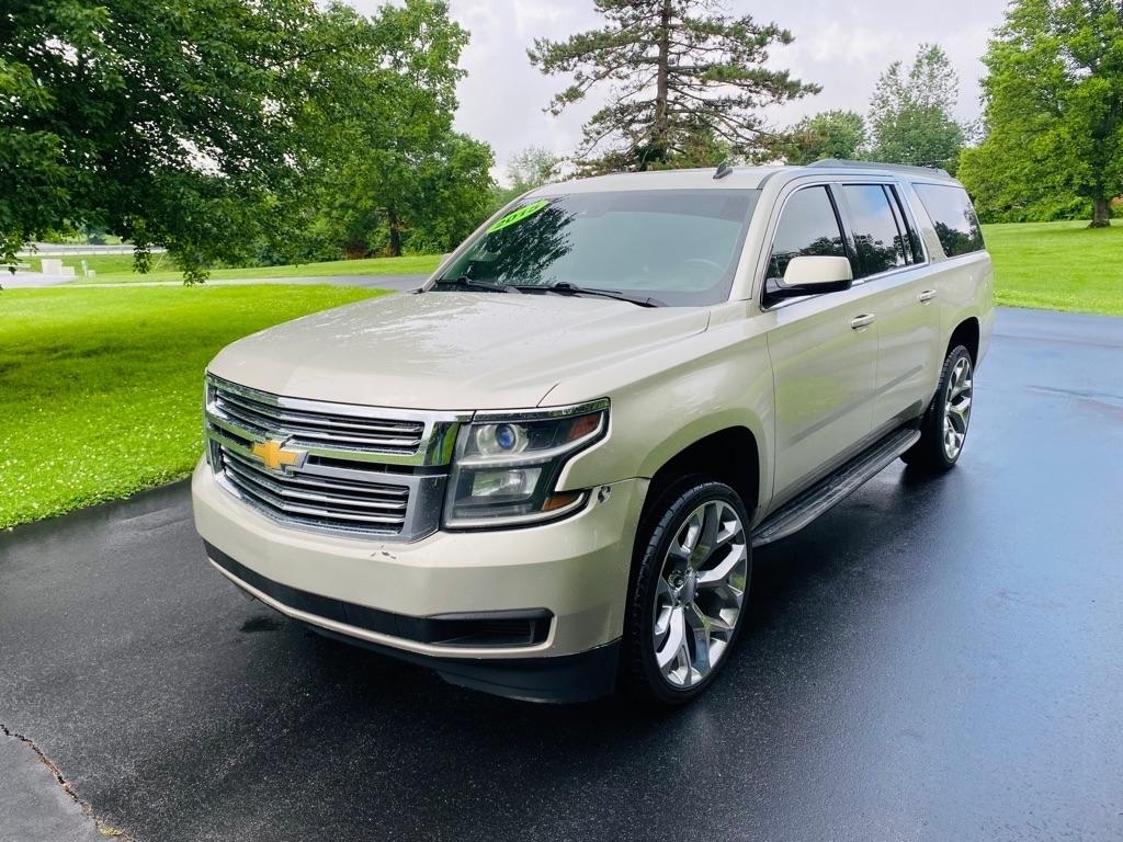 Chevrolet Suburban LT 1500 4WD 2015