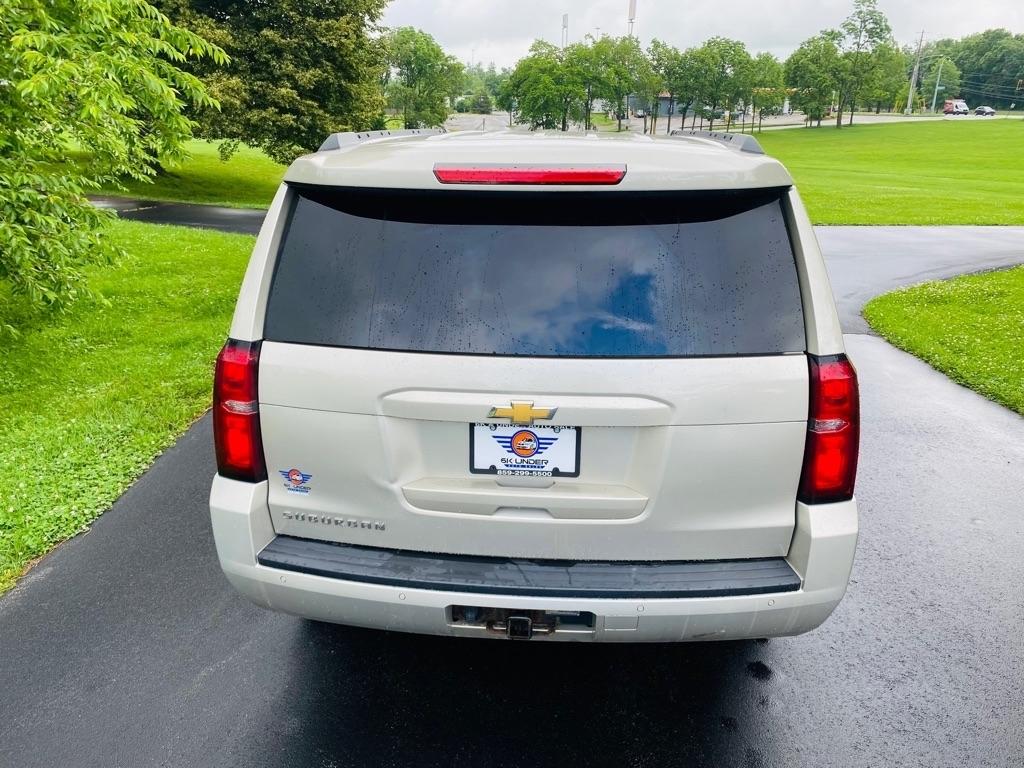 Chevrolet Suburban LT 1500 4WD 2015