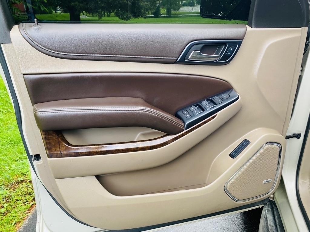 Chevrolet Suburban LT 1500 4WD 2015