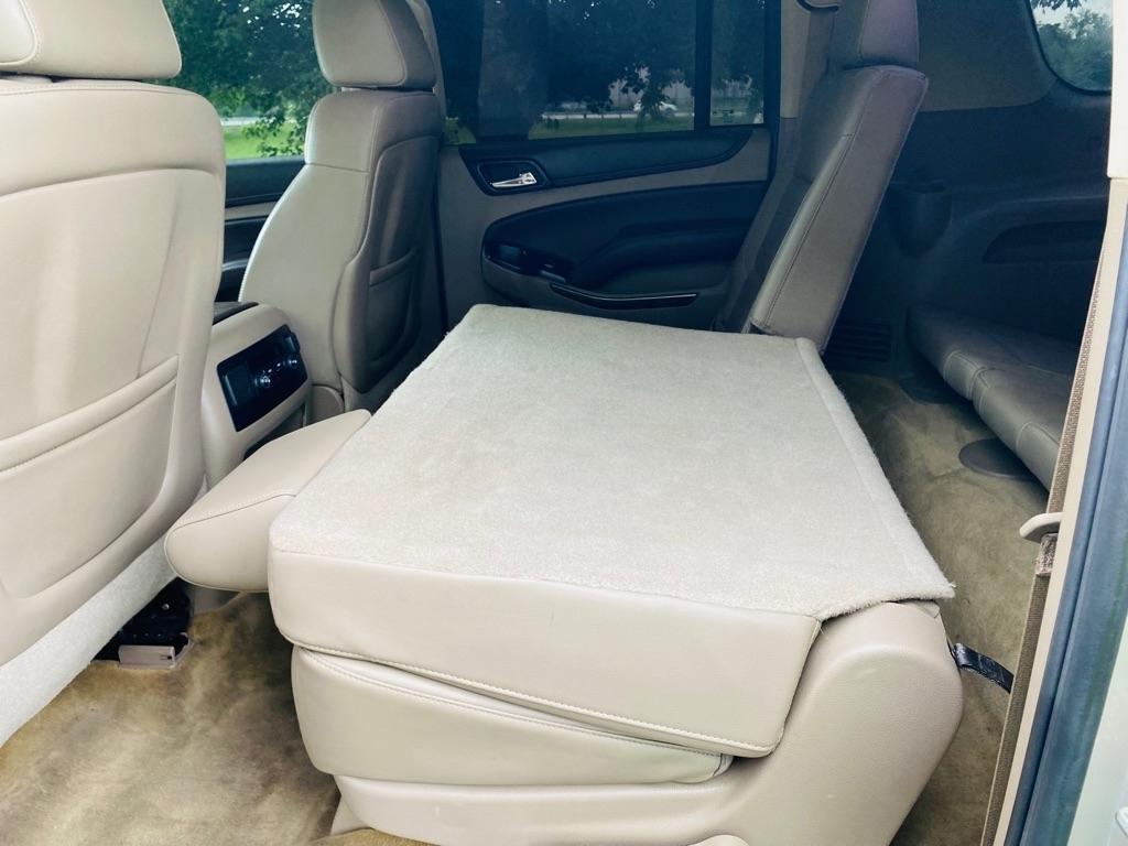 Chevrolet Suburban LT 1500 4WD 2015