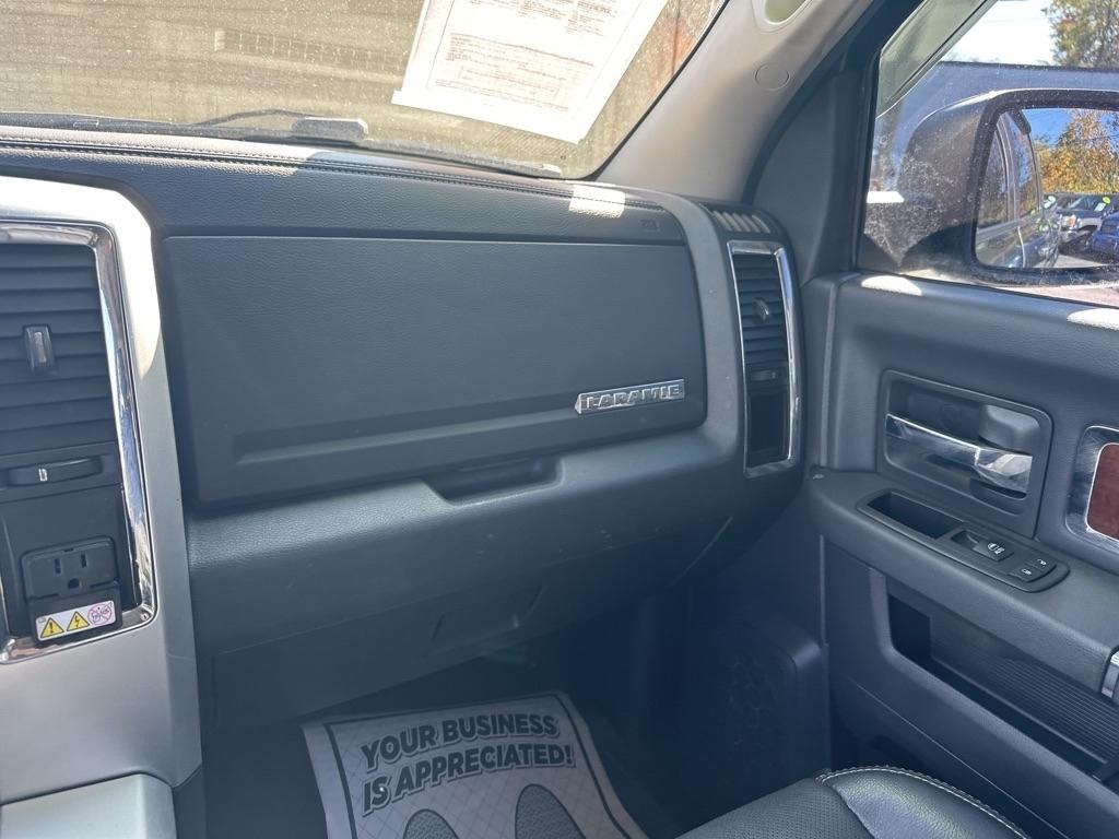 Dodge 1500 Laramie Crew Cab 4WD 2012