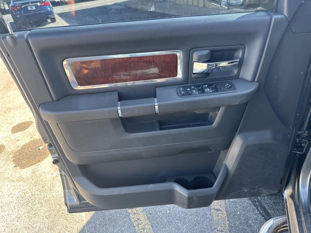 Dodge 1500 Laramie Crew Cab 4WD 2012