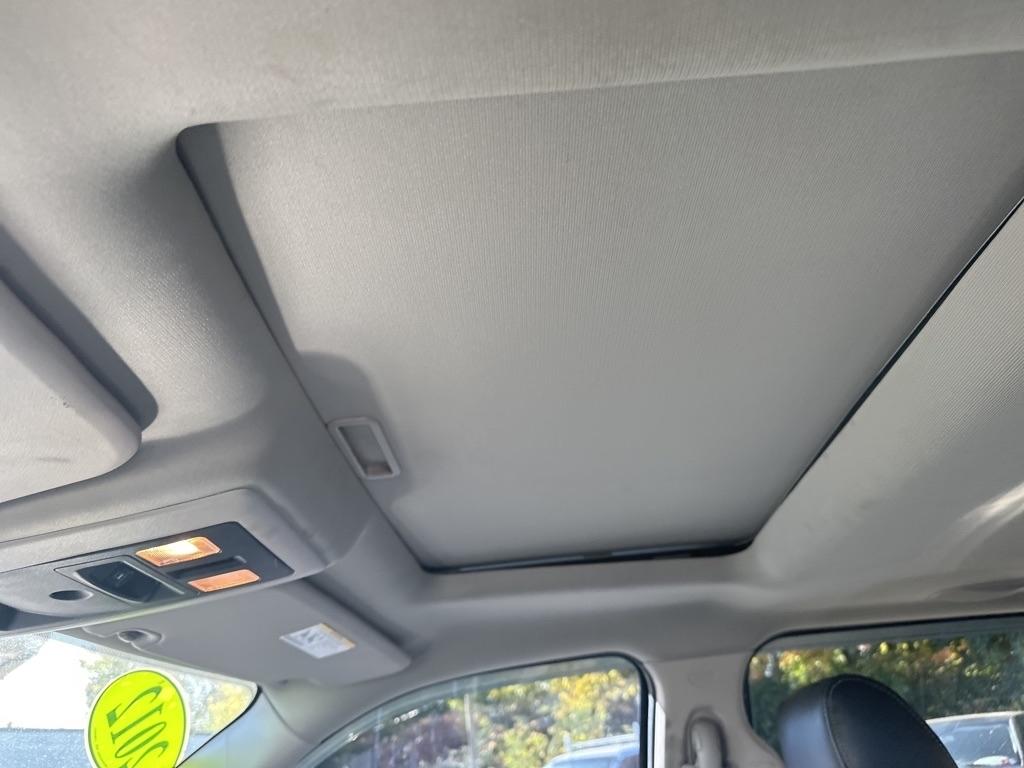 Dodge 1500 Laramie Crew Cab 4WD 2012