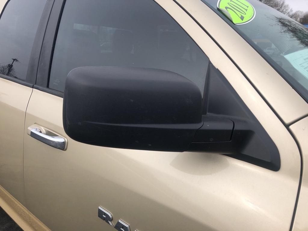 Dodge 1500 SLT Quad Cab 4WD 2011