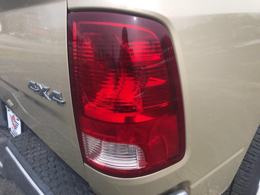 Dodge 1500 SLT Quad Cab 4WD 2011