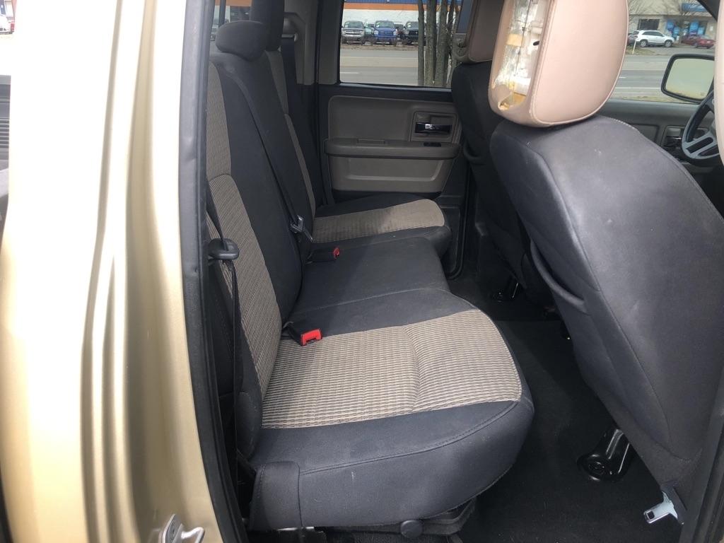 Dodge 1500 SLT Quad Cab 4WD 2011
