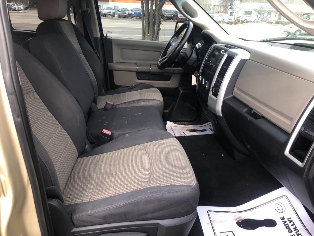 Dodge 1500 SLT Quad Cab 4WD 2011