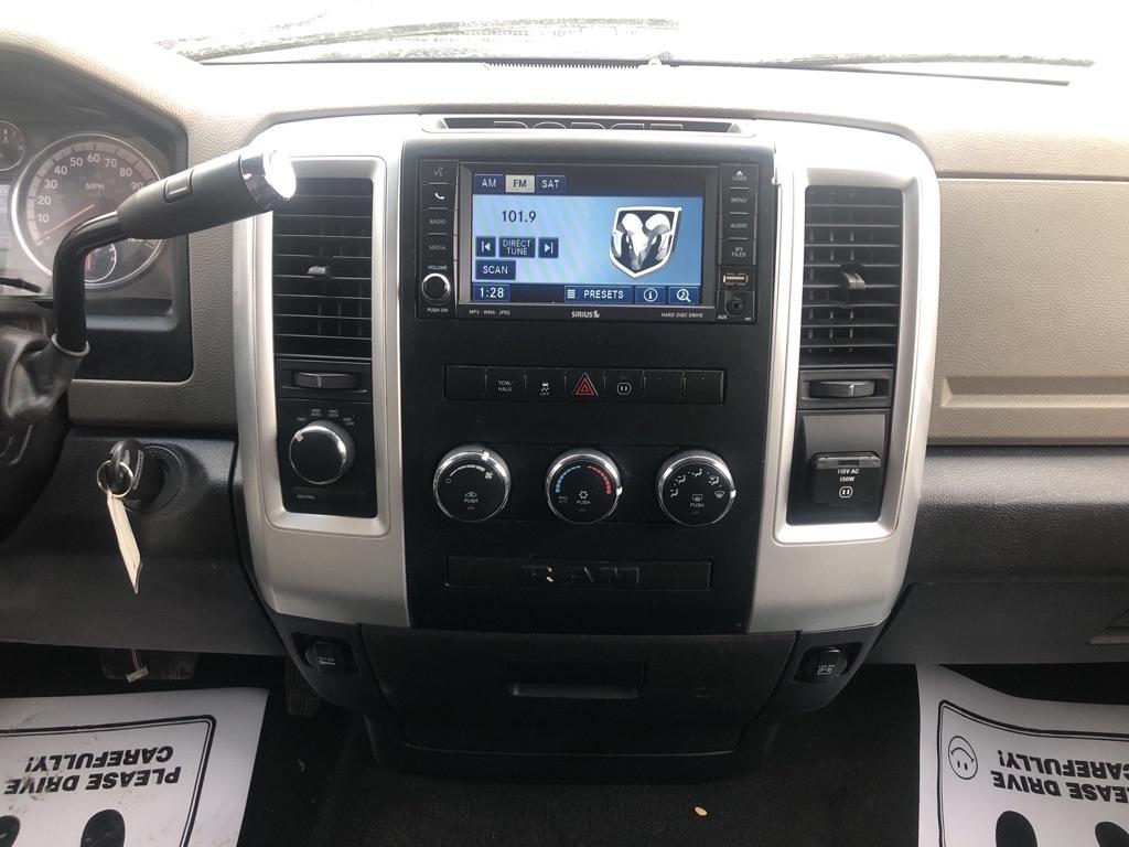 Dodge 1500 SLT Quad Cab 4WD 2011
