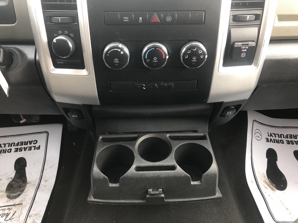 Dodge 1500 SLT Quad Cab 4WD 2011