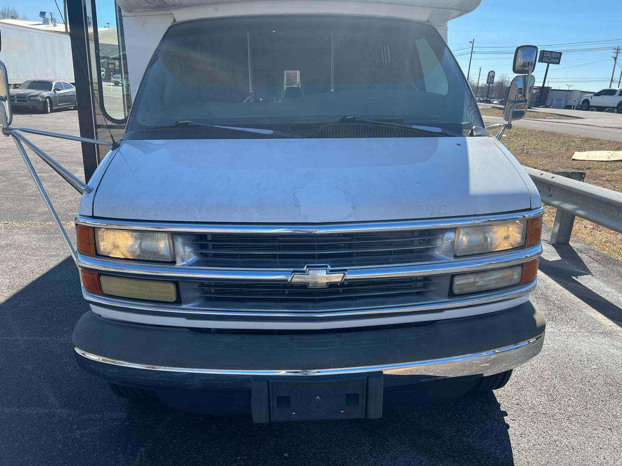 Chevrolet Express RV Cutaway 177" WB C7N DRW 1999