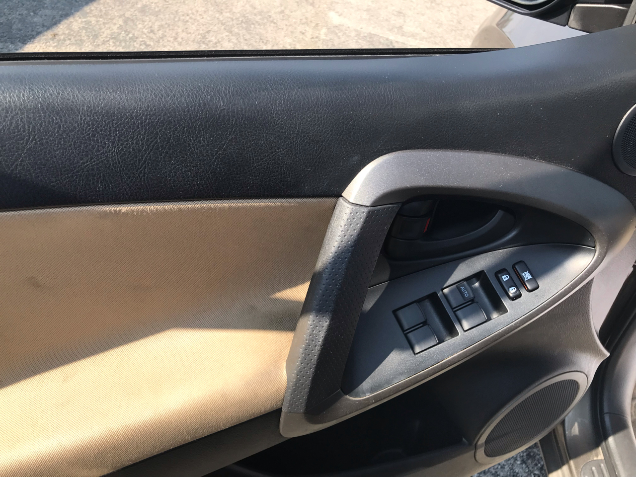 Toyota RAV4 FWD 4dr 4-cyl 4-Spd AT (Natl) 2011 Toyota RAV4 FWD 4dr 4-cyl 4-Spd AT (Natl) 2011