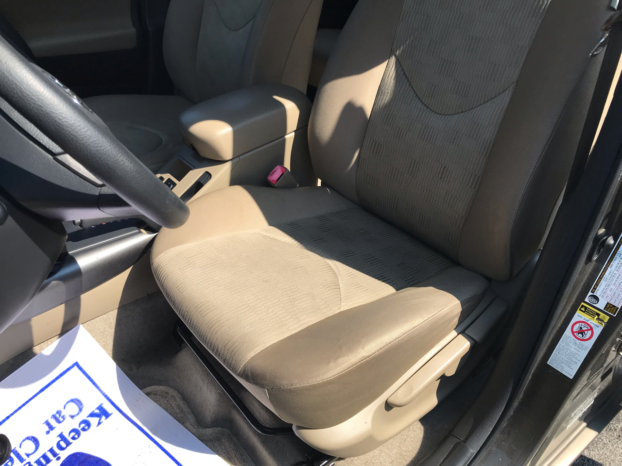 Toyota RAV4 FWD 4dr 4-cyl 4-Spd AT (Natl) 2011 Toyota RAV4 FWD 4dr 4-cyl 4-Spd AT (Natl) 2011