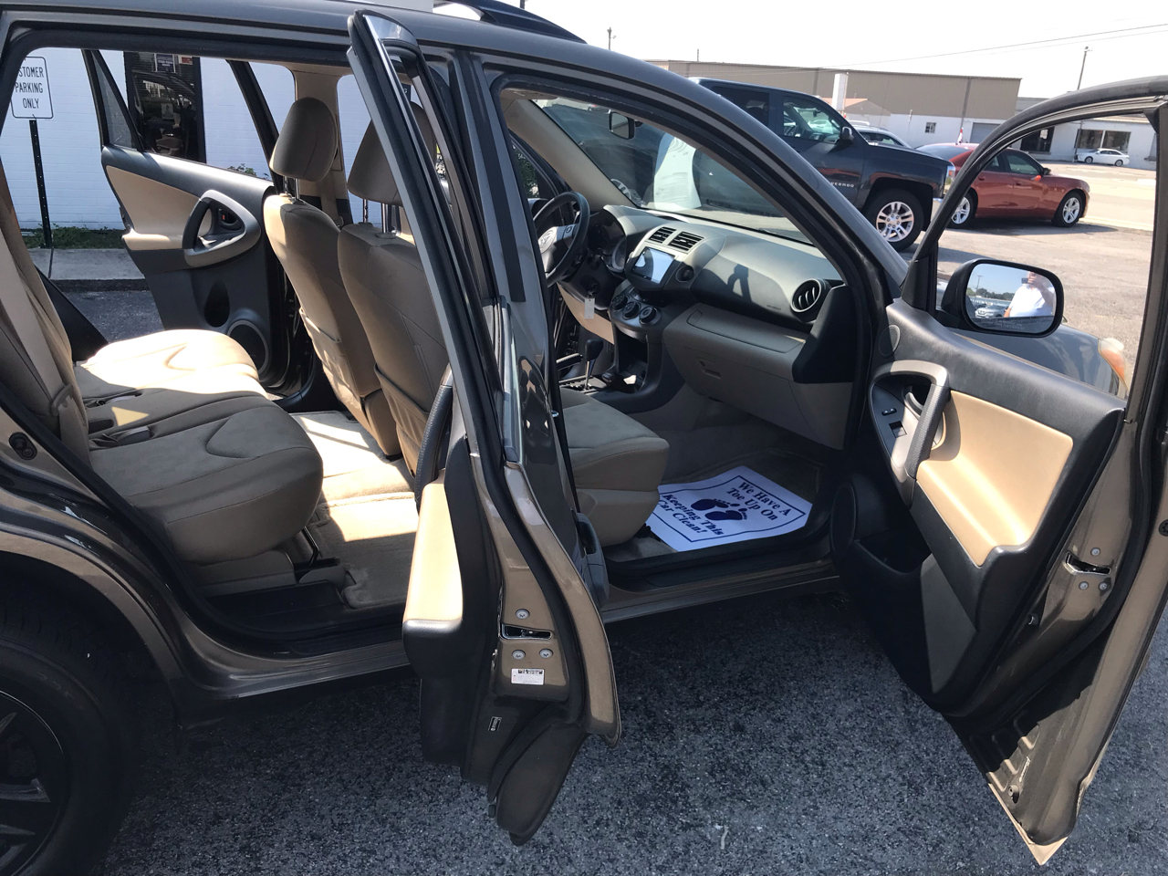 Toyota RAV4 FWD 4dr 4-cyl 4-Spd AT (Natl) 2011 Toyota RAV4 FWD 4dr 4-cyl 4-Spd AT (Natl) 2011