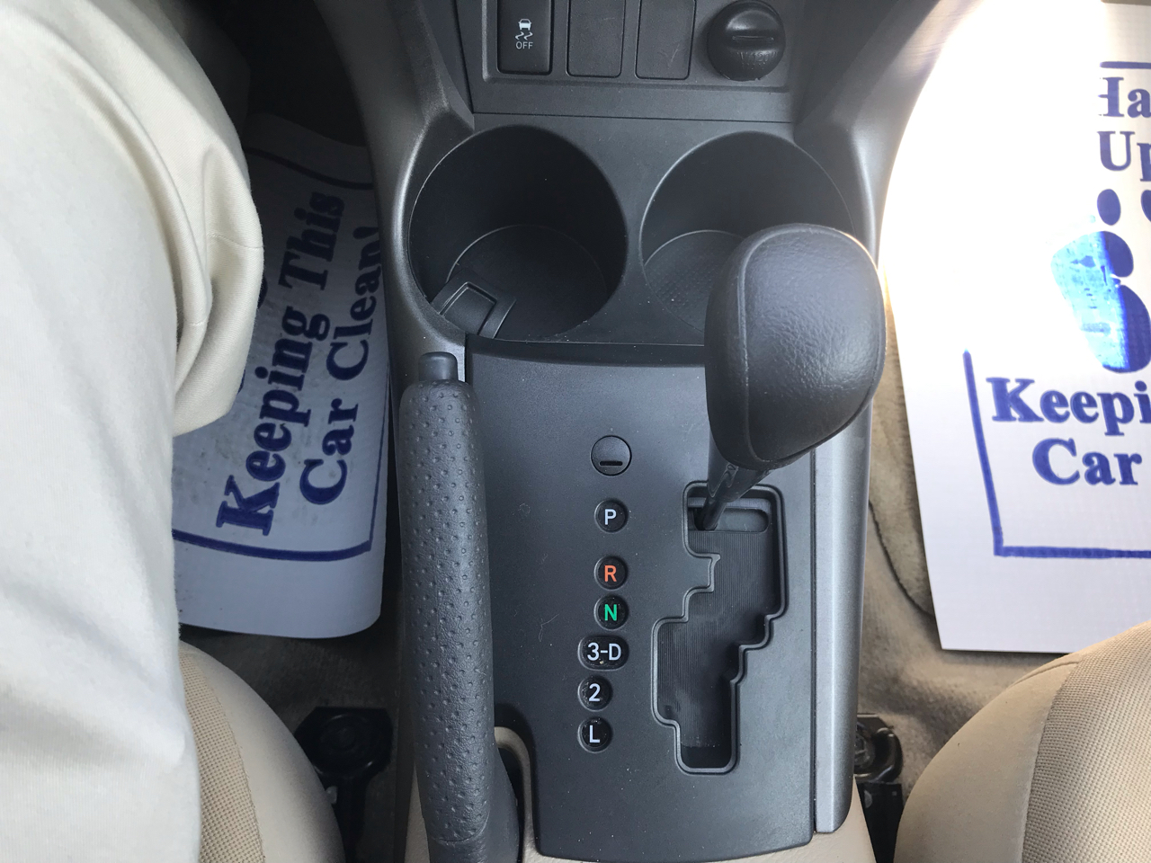 Toyota RAV4 FWD 4dr 4-cyl 4-Spd AT (Natl) 2011 Toyota RAV4 FWD 4dr 4-cyl 4-Spd AT (Natl) 2011