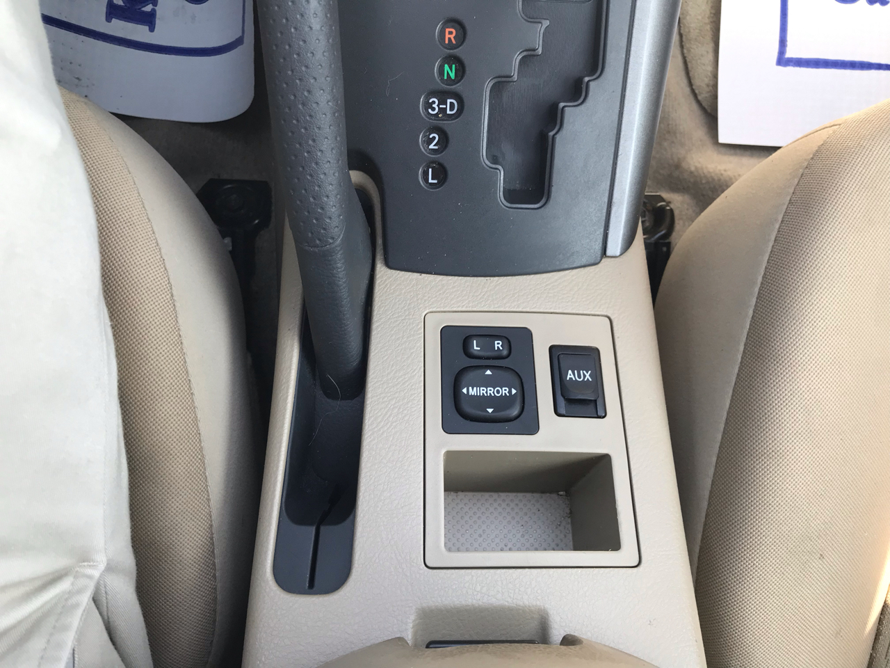 Toyota RAV4 FWD 4dr 4-cyl 4-Spd AT (Natl) 2011 Toyota RAV4 FWD 4dr 4-cyl 4-Spd AT (Natl) 2011