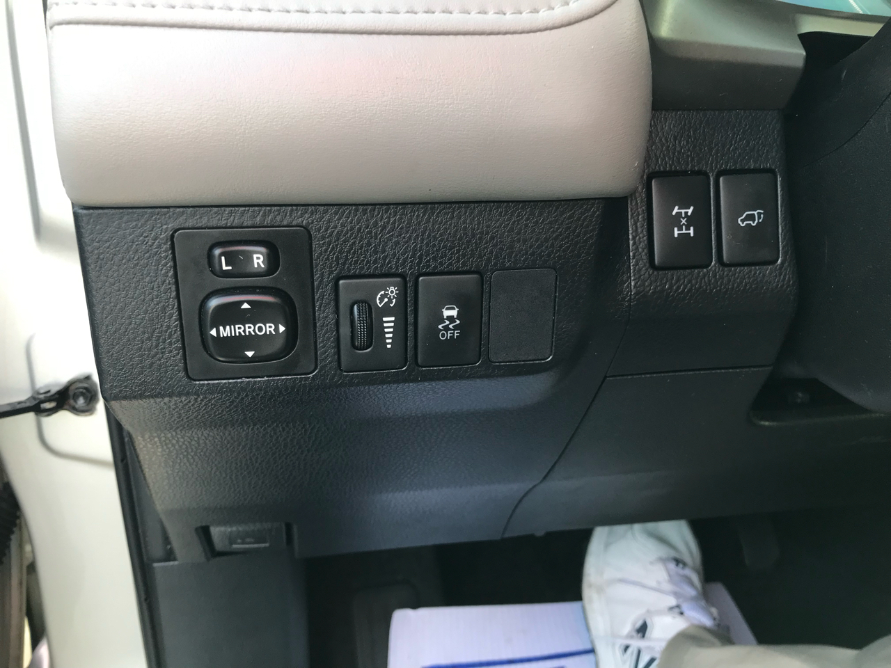 Toyota RAV4 AWD 4dr Limited (Natl) 2013