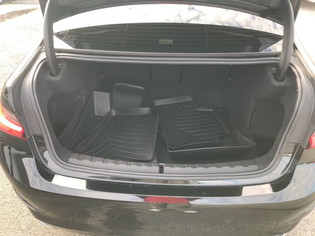 BMW 3 Series 330i Sedan 2019