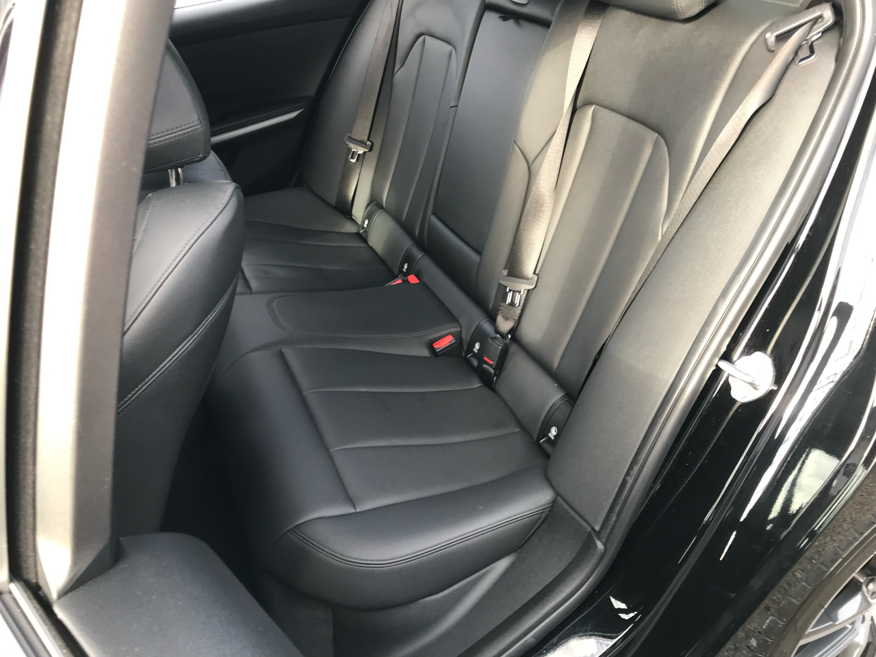 BMW 3 Series 330i Sedan 2019