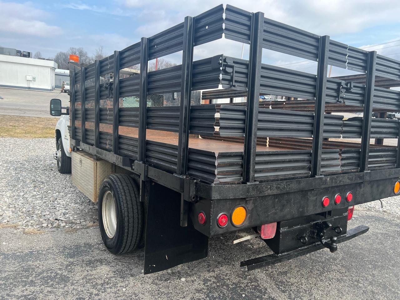 GMC Sierra 3500HD 4WD Reg Cab 161.5" WB,84.4" CA WT 2009