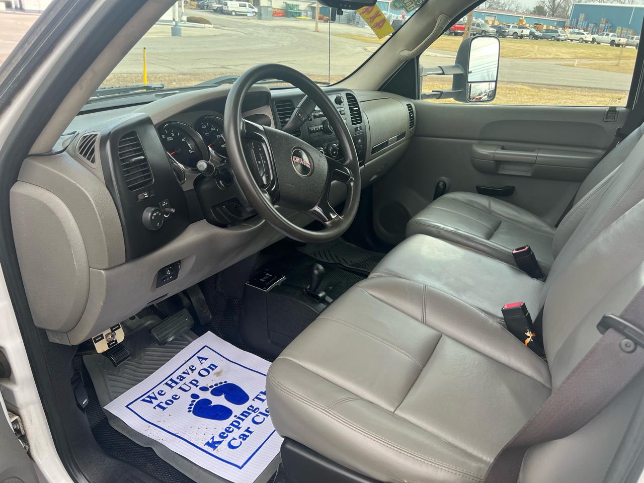 GMC Sierra 3500HD 4WD Reg Cab 161.5" WB,84.4" CA WT 2009