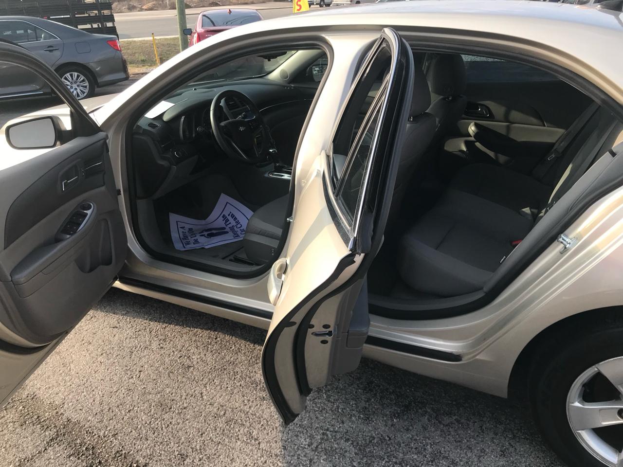 Chevrolet Malibu 4dr Sdn LS w/1FL 2015