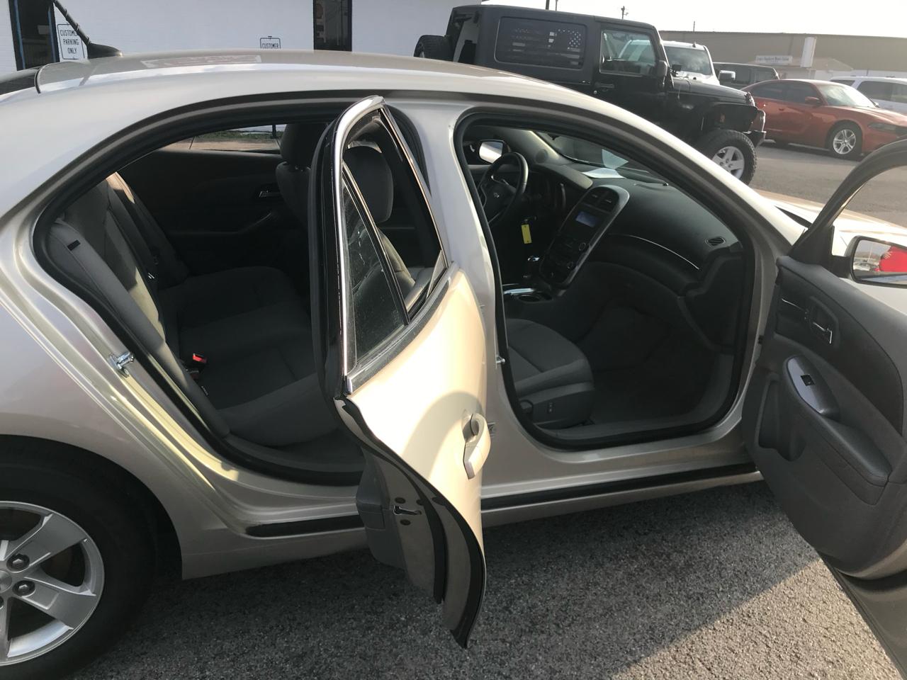 Chevrolet Malibu 4dr Sdn LS w/1FL 2015