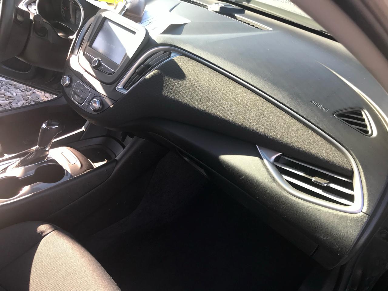 Chevrolet Malibu 4dr Sdn LS w/1FL 2017