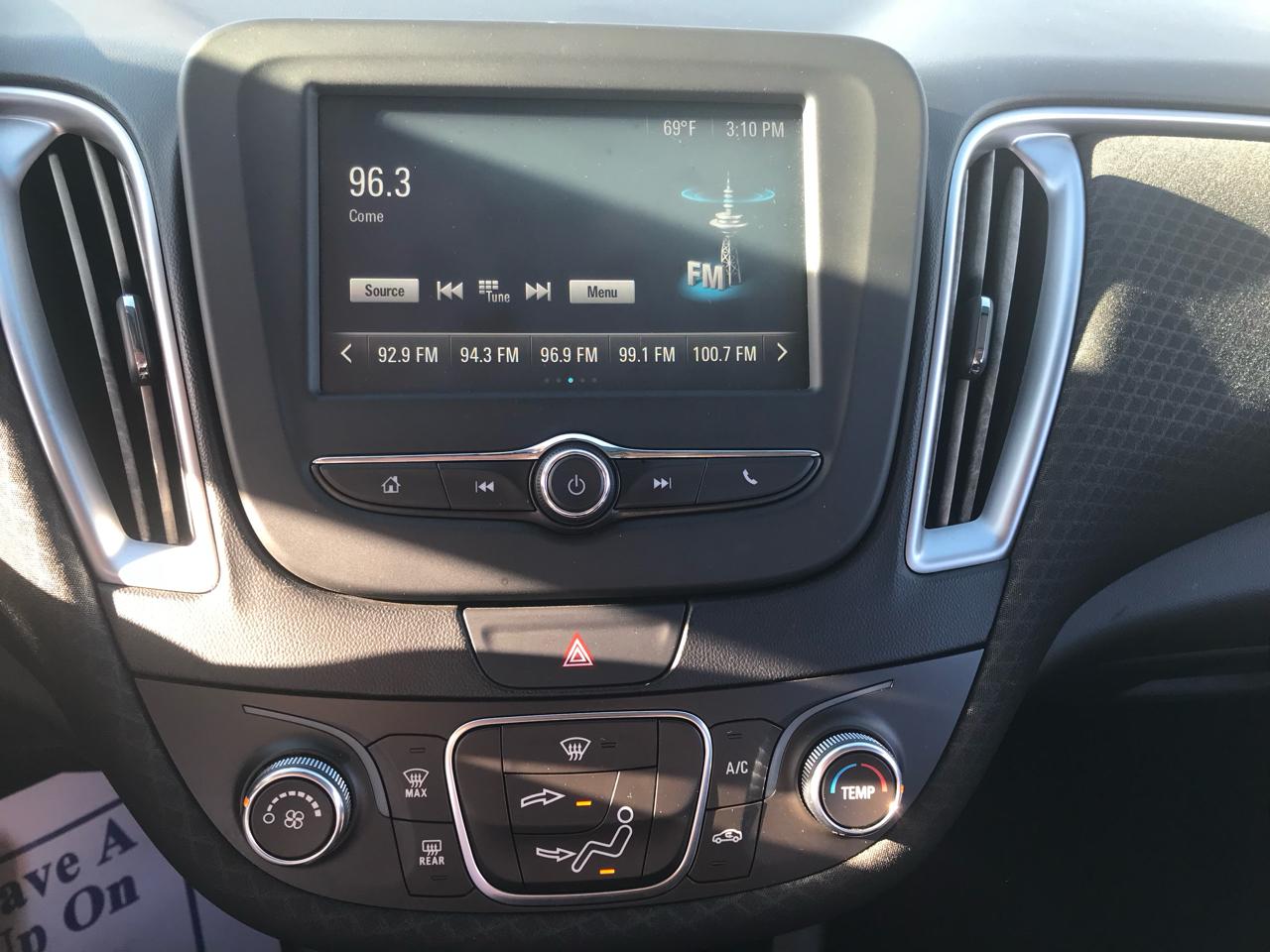 Chevrolet Malibu 4dr Sdn LS w/1FL 2017