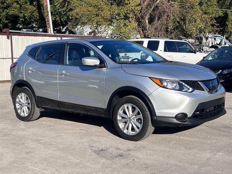 Nissan Rogue Sport S 2018