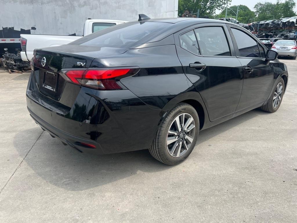 Nissan Versa SV 2022