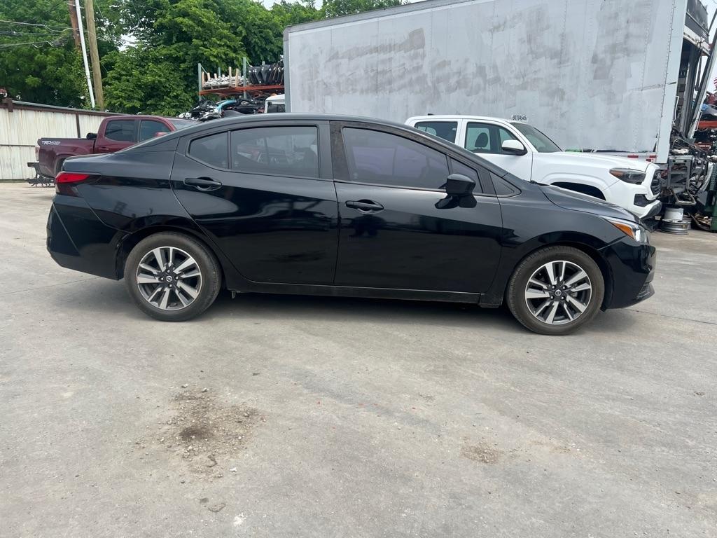 Nissan Versa SV 2022