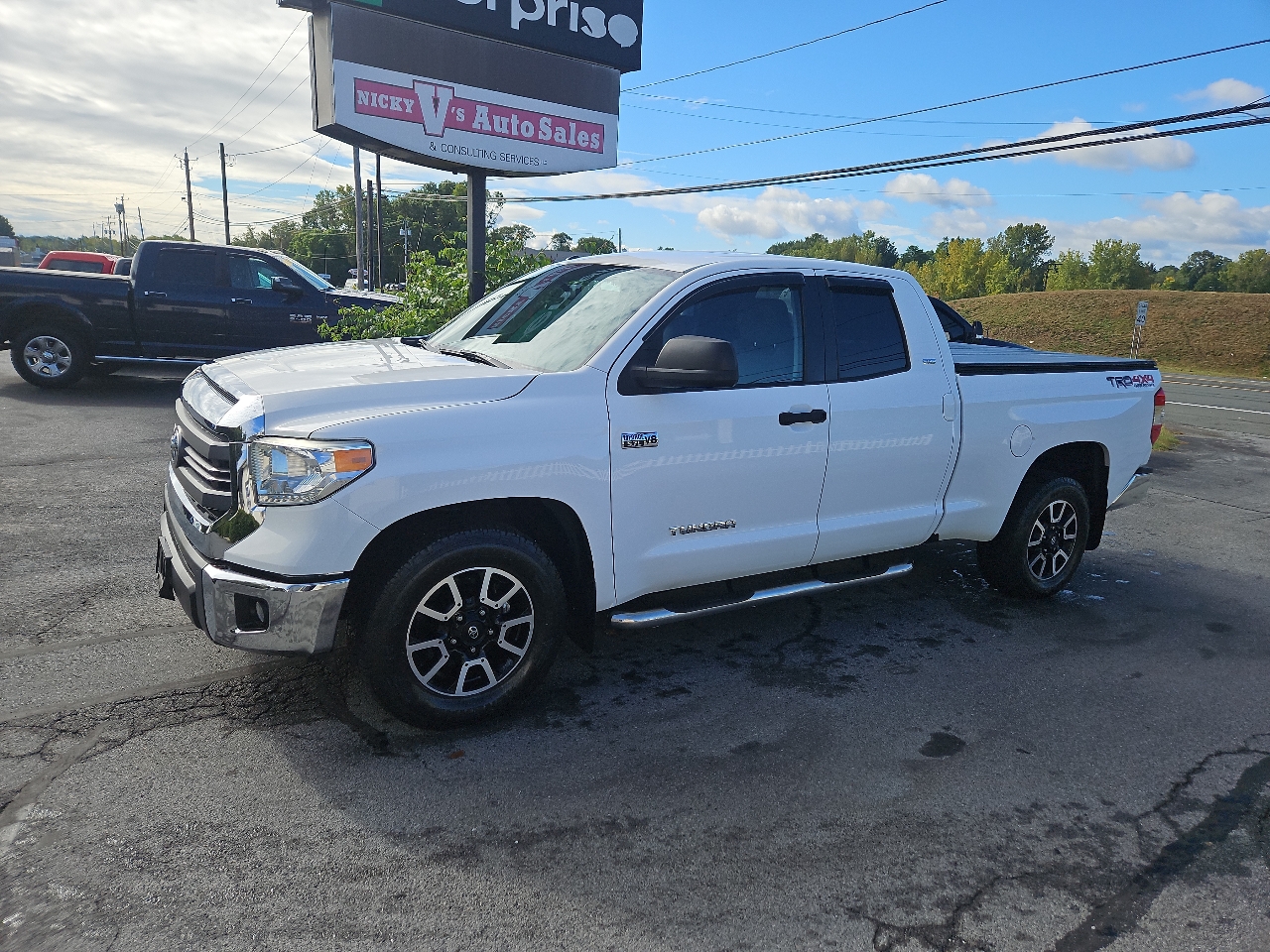 2014 Toyota Tundra SR5 photo 2