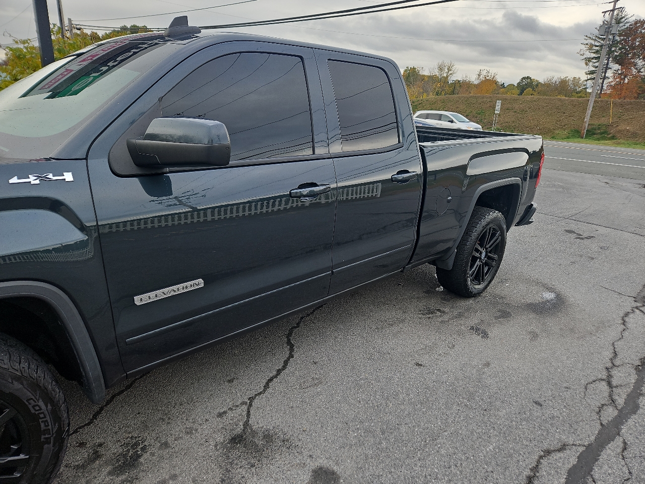 GMC Sierra 1500 4WD Double Cab 143.5" 2017 GMC Sierra 1500 4WD Double Cab 143.5" 2017