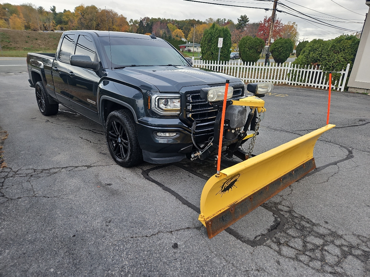 GMC Sierra 1500 4WD Double Cab 143.5" 2017 GMC Sierra 1500 4WD Double Cab 143.5" 2017