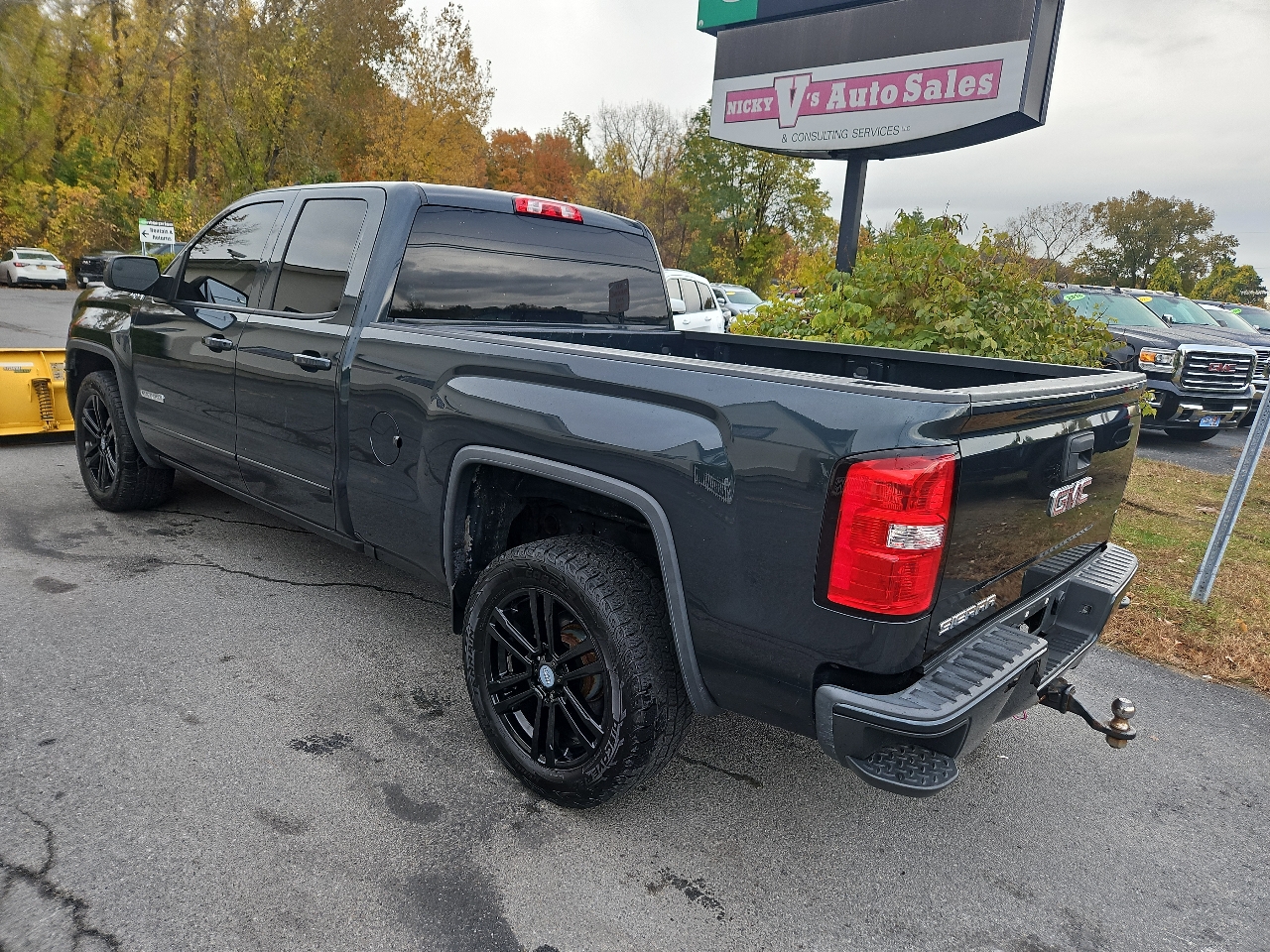 GMC Sierra 1500 4WD Double Cab 143.5" 2017 GMC Sierra 1500 4WD Double Cab 143.5" 2017