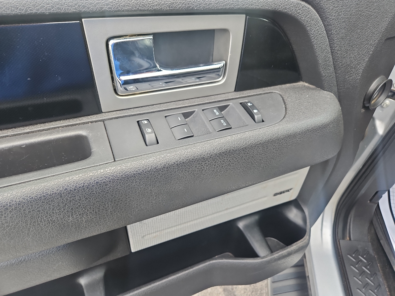 Ford F-150 4WD SuperCrew 145" Platinum 2012 Ford F-150 4WD SuperCrew 145" Platinum 2012